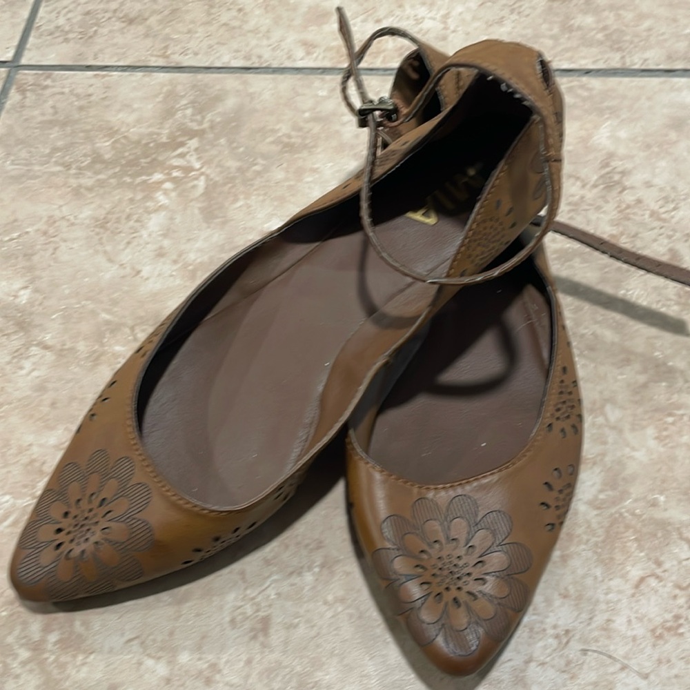 Mia flats